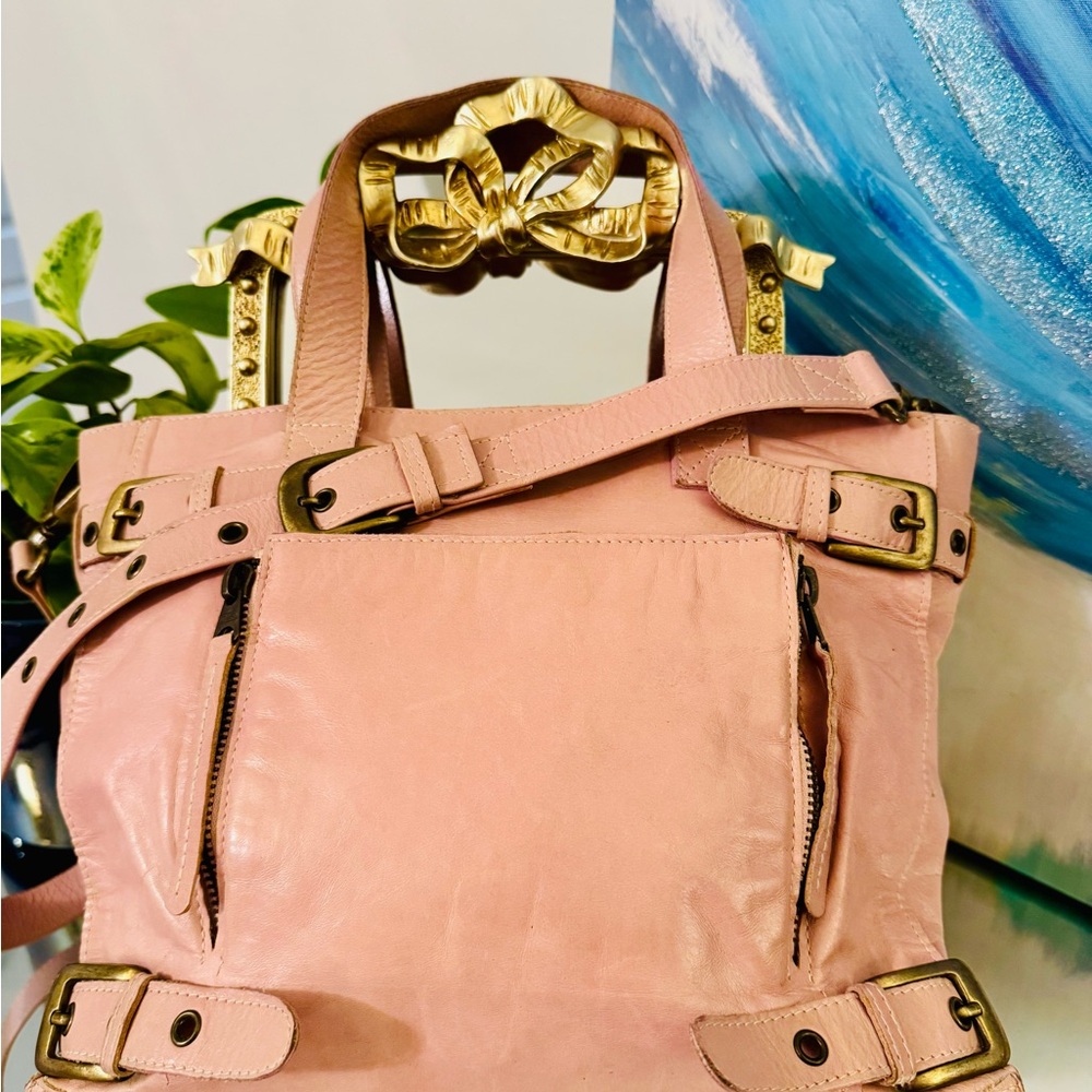 Aaenta Pink Leather Shoulder Bag